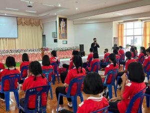 มูลนิธิอินเทอร์เน็ตร่วมพัฒนาไทย ร่วมเป็นวิทยากร ในกิจกรรมการส่งเสริมและปกป้องคุ้มครองเด็กและเยาวชน ในการใช้สื่อออนไลน์ จัดโดย บ้านพักเด็กและครอบครัวจังหวัดศรีสะเกษ ณ ห้องประชุมโรงเรียนไกรภักดีวิทยาคม อ.เมือง จ.ศรีสะเกษ วันที่ 22 สิงหาคม 2566