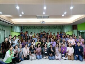 อบรมเชิงปฎิบัติการ สูงวัยสร้างสรรค์ รู้เท่าทันภัยออนไลน์ ภาคกลาง  กรุงเทพฯ รุ่นที่ 8  วันที่ 9 กันยายน 2566  ณ  โรงเรียนเคหะชุมชนลาดกระบัง กรุงเทพฯ จัดโดย มูลนิธิอินเทอร์เน็ตร่วมพัฒนาไทย ภายใต้การสนับสนุนโดย สำนักงานส่งเสริมเศรษฐกิจดิจิทัล