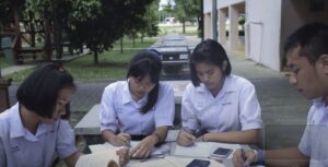 รางวัลชมเชย ผลงานเรื่อง Girl did’t intend – โรงเรียนราษีไศล