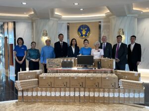 วันพุธที่ 10 กันยายน 2568 เวลา 09.00 น. มูลนิธิเทคโนโลยีสารสนเทศตามพระราชดำริฯ นำคณะผู้บริหารของมูลนิธิศาสนจักรของพระเยซูคริสต์แห่งวิสุทธิชนยุคสุดท้ายและมูลนิธิอินเทอร์เน็ตร่วมพัฒนาไทยเข้าเฝ้าฯ สมเด็จพระกนิษฐาธิราชเจ้า กรมสมเด็จพระเทพรัตนราชสุดา ฯ สยามบรมราชกุมารีเพื่อทูลเกล้าฯ ถวายอุปกรณ์คอมพิวเตอร์ให้กับโรงเรียนที่อยู่ในโครงการของมูลนิธิฯ ณ วังสระปทุม