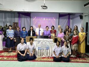 มูลนิธิอินเทอร์เน็ตร่วมพัฒนาไทย นำคณะผู้บริจาคจากต่างประเทศ มอบอุปกรณ์ดิจิทัลเพื่อส่งเสริมการศึกษาพิเศษ ณ โรงเรียนโสตศึกษาจังหวัดนนทบุรี วันที่ 23 กันยายน 2568