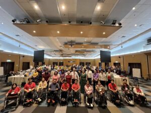 มูลนิธิอินเทอร์เน็ตฯ นำคณะผู้บริจาคเยี่ยมชม นร. โรงเรียนการศึกษาพิเศษ ประยุกต์ใช้แท็บเล็ตที่ได้รับ ในการสร้าง ‘สมองกลฝังตัว’ ณ ห้องประชุมออดิทอเรียม บ้านวิทยาศาสตร์สิรินธร สวทช. จังหวัดปทุมธานี วันที่ 16 กันยายน 2568